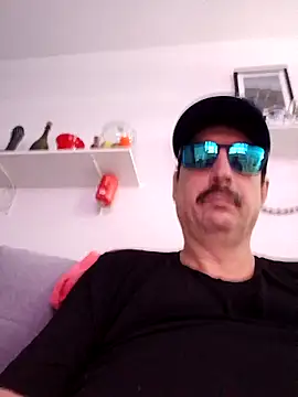 Snapshot of FocussedFreckle chatting on 03-19-26, 10:15 FocussedFreckle online show from 03-19-26, 10:15