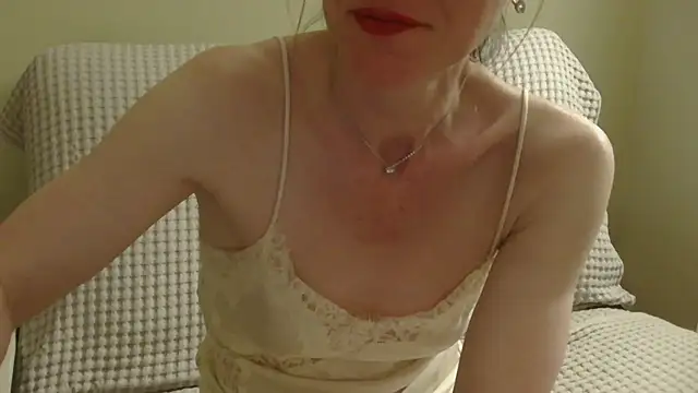 Snapshot of AuroraAG chatting on 06-19-26, 11:53 AuroraAG online show from 06-19-26, 11:53