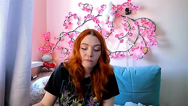 Snapshot of Ungoliant_Kiss chatting on 05-17-26, 11:10 Ungoliant Kiss online show from 05-17-26, 11:10