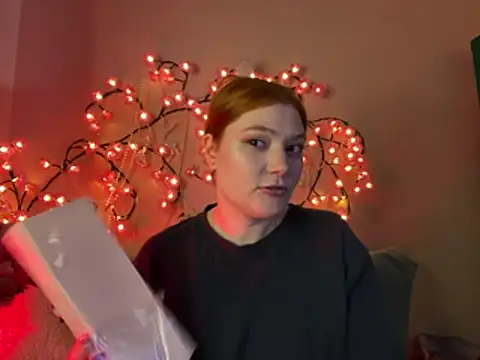 Ungoliant Kiss online show from 04-14-26, 06:57