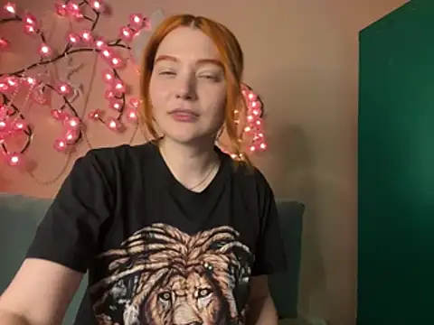 Snapshot of Ungoliant_Kiss chatting on 04-30-26, 08:57 Ungoliant Kiss online show from 04-30-26, 08:57