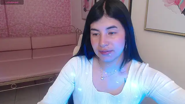 Snapshot of Nina_harpper_ chatting on 12-14-25, 01:17 Nina harpper online show from 12-14-25, 01:17