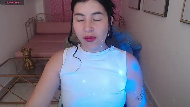 Snapshot of Nina_harpper_ chatting on 02-02-26, 12:37 Nina harpper online show from 02-02-26, 12:37