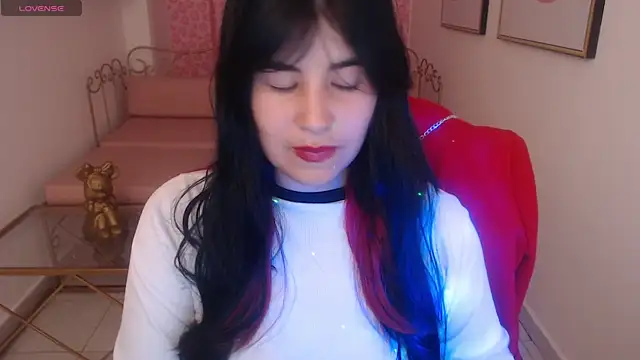 Snapshot of Nina_harpper_ chatting on 02-13-26, 12:38 Nina harpper online show from 02-13-26, 12:38