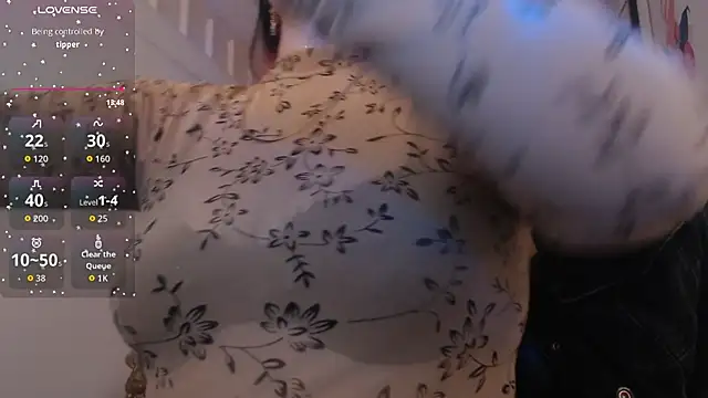 Snapshot of Nina_harpper_ chatting on 02-16-26, 12:37 Nina harpper online show from 02-16-26, 12:37