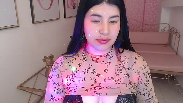 Snapshot of Nina_harpper_ chatting on 12-02-25, 01:02 Nina harpper online show from 12-02-25, 01:02