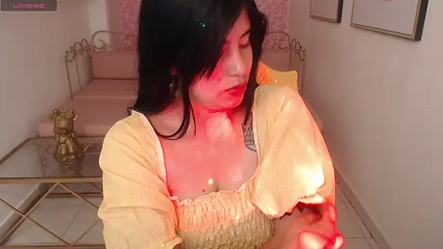 Snapshot of Nina_harpper_ chatting on 01-15-26, 01:14 Nina harpper online show from 01-15-26, 01:14