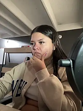 Camila Duarte2 online show from 02-06-26, 01:29