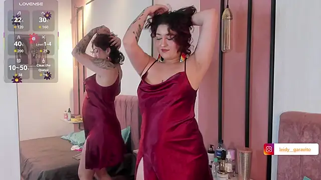 MissSavage  online show from 04-17-26, 07:38