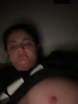 Snapshot of gini92 chatting on 03-27-26, 06:20 gini92 online show from 03-27-26, 06:20