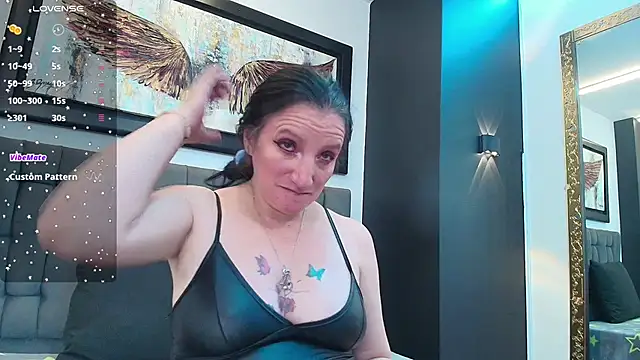 Snapshot of Andre_cloefoxx_ chatting on 01-14-26, 03:32 Andre cloefoxx online show from 01-14-26, 03:32