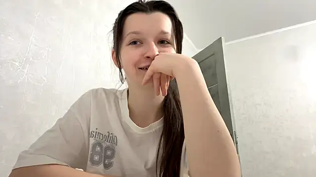 EllieBerrie online show from 12-16-25, 01:15