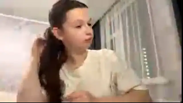 EllieBerrie online show from 12-02-25, 03:58