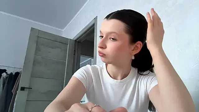 EllieBerrie online show from 02-10-26, 01:10