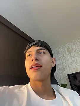 Lander Cruz online show from 12-16-25, 07:51