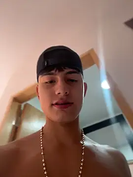 Snapshot of Lander_Cruz chatting on 06-15-26, 05:34 Lander Cruz online show from 06-15-26, 05:34