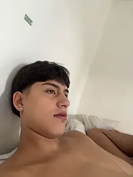 Snapshot of Lander_Cruz chatting on 06-30-26, 04:18 Lander Cruz online show from 06-30-26, 04:18