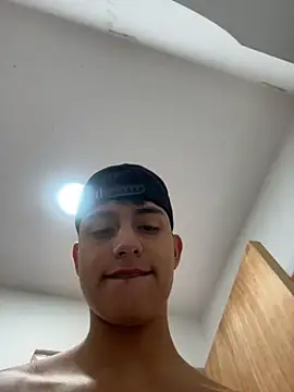 Snapshot of Lander_Cruz chatting on 07-26-26, 04:03 Lander Cruz online show from 07-26-26, 04:03