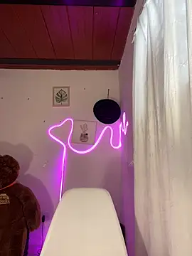 Cynthia es online show from 02-19-26, 05:21