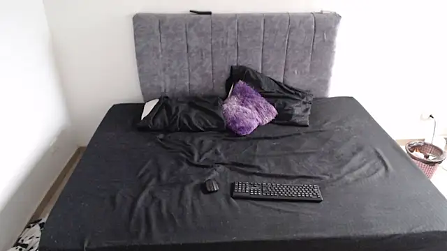 hottie couplee online show from 03-28-26, 10:44