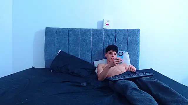 hottie couplee online show from 03-20-26, 10:55