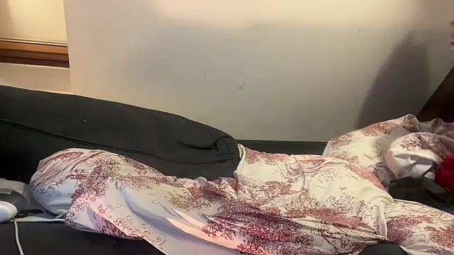 Snapshot of CBT-Sounding chatting on 12-13-25, 08:15 CBT-Sounding online show from 12-13-25, 08:15