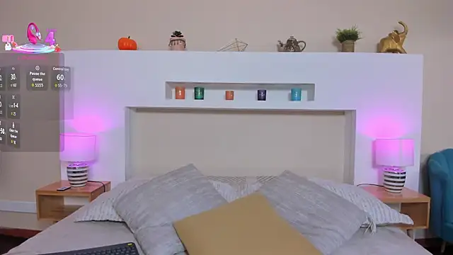 Snapshot of AnikaRomanoff_ chatting on 12-18-25, 11:25 AnikaRomanoff online show from 12-18-25, 11:25