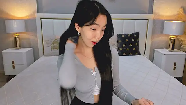 EMILY GREENSON online show from 02-14-26, 06:46