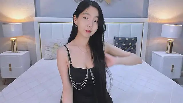 EMILY GREENSON online show from 02-02-26, 07:29