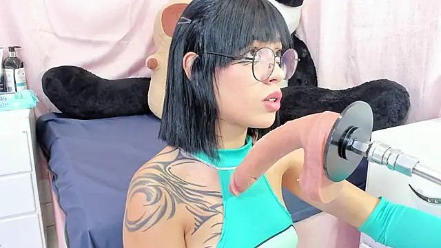 Snapshot of sofia_shadow_ chatting on 02-19-26, 03:14 sofia shadow online show from 02-19-26, 03:14