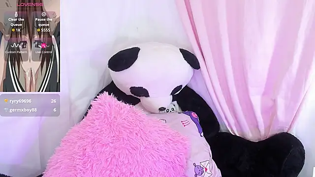 Snapshot of sofia_shadow_ chatting on 12-15-25, 05:46 sofia shadow online show from 12-15-25, 05:46