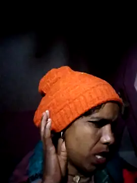 Snapshot of Chetna_sharma chatting on 12-13-25, 11:22 Chetna sharma online show from 12-13-25, 11:22