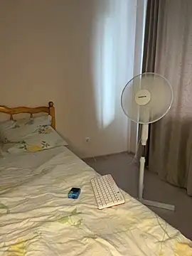 Snapshot of MonicaMercer chatting on 07-15-26, 10:33 MonicaMercer online show from 07-15-26, 10:33