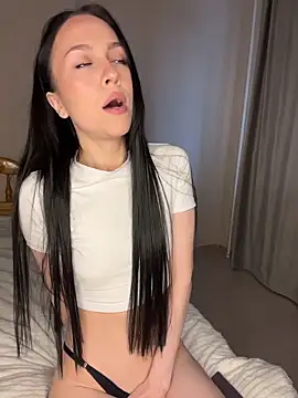 MonicaMercer online show from 04-13-26, 08:07