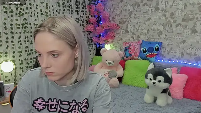 Snapshot of Gina_Gina_love chatting on 06-04-26, 03:11 Gina Gina love online show from 06-04-26, 03:11