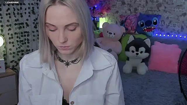 Snapshot of Gina_Gina_love chatting on 06-05-26, 01:10 Gina Gina love online show from 06-05-26, 01:10