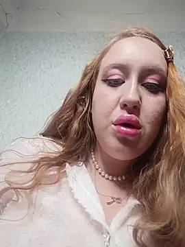 ElonaFox online show from 12-05-25, 03:32