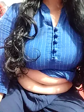 Snapshot of hottyrose69 chatting on 02-24-26, 02:40 hottyrose69 online show from 02-24-26, 02:40