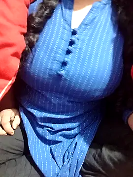 Snapshot of hottyrose69 chatting on 02-01-26, 10:57 hottyrose69 online show from 02-01-26, 10:57