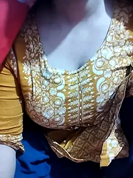 Snapshot of hottyrose69 chatting on 02-09-26, 03:59 hottyrose69 online show from 02-09-26, 03:59