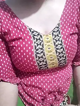 Snapshot of hottyrose69 chatting on 02-22-26, 06:05 hottyrose69 online show from 02-22-26, 06:05