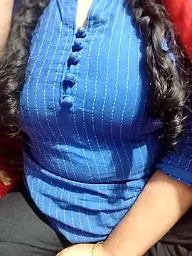 Snapshot of hottyrose69 chatting on 02-06-26, 02:57 hottyrose69 online show from 02-06-26, 02:57