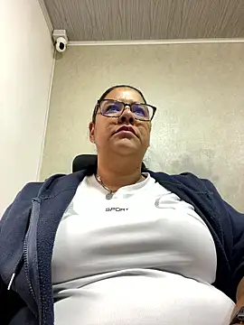 Snapshot of Carameloswing1 chatting on 01-15-26, 01:47 Carameloswing1 online show from 01-15-26, 01:47