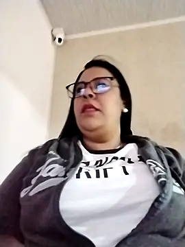 Snapshot of Carameloswing1 chatting on 12-22-25, 11:43 Carameloswing1 online show from 12-22-25, 11:43