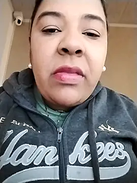 Snapshot of Carameloswing1 chatting on 12-19-25, 11:34 Carameloswing1 online show from 12-19-25, 11:34