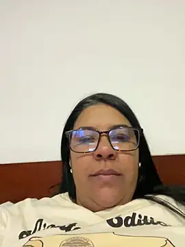 Snapshot of Carameloswing1 chatting on 12-21-25, 01:30 Carameloswing1 online show from 12-21-25, 01:30