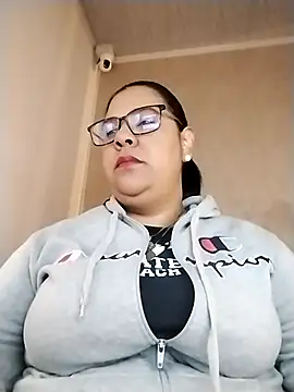 Snapshot of Carameloswing1 chatting on 12-18-25, 11:47 Carameloswing1 online show from 12-18-25, 11:47