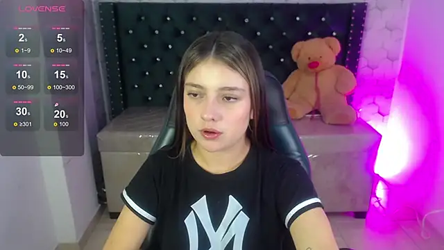 Snapshot of Diamond_juliana chatting on 02-19-26, 03:14 Diamond juliana online show from 02-19-26, 03:14