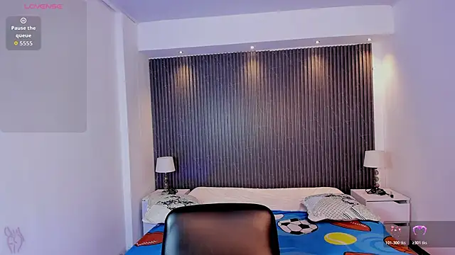 TiffanyHoustton online show from 03-25-26, 12:04