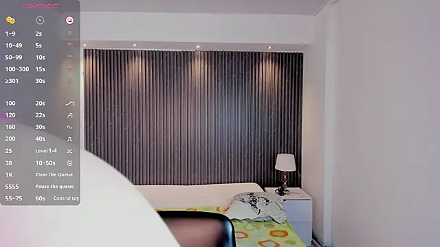 TiffanyHoustton online show from 04-15-26, 01:37